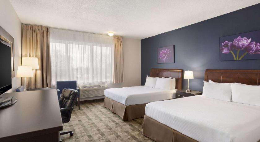 Days Inn & Conference Centre by Wyndham Montreal Airport