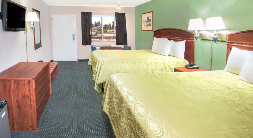 Days Inn by Wyndham Ontario Airport