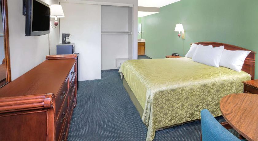 Days Inn by Wyndham Ontario Airport