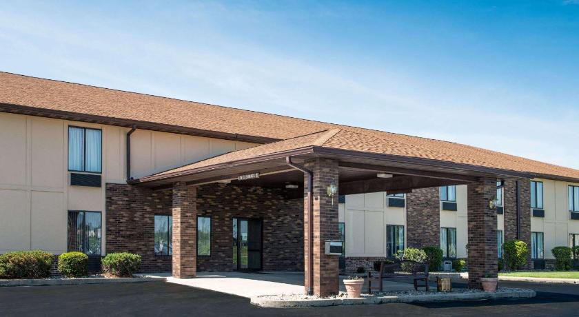 Days Inn by Wyndham Pontoon Beach photo