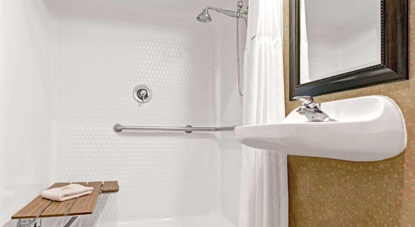 Days Inn by Wyndham Bernalillo photo