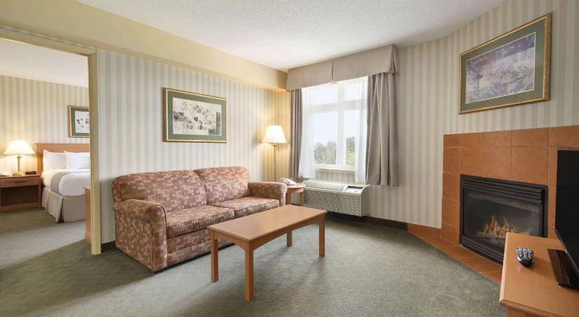 Days Inn by Wyndham Orillia