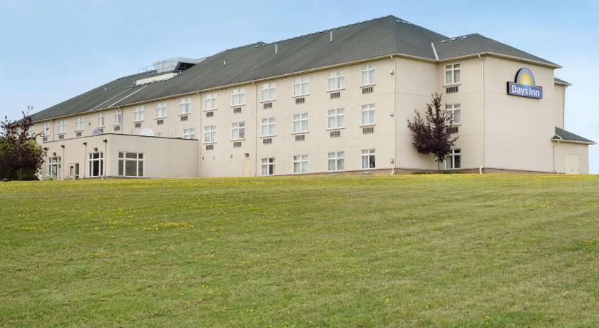 Days Inn by Wyndham Orillia photo