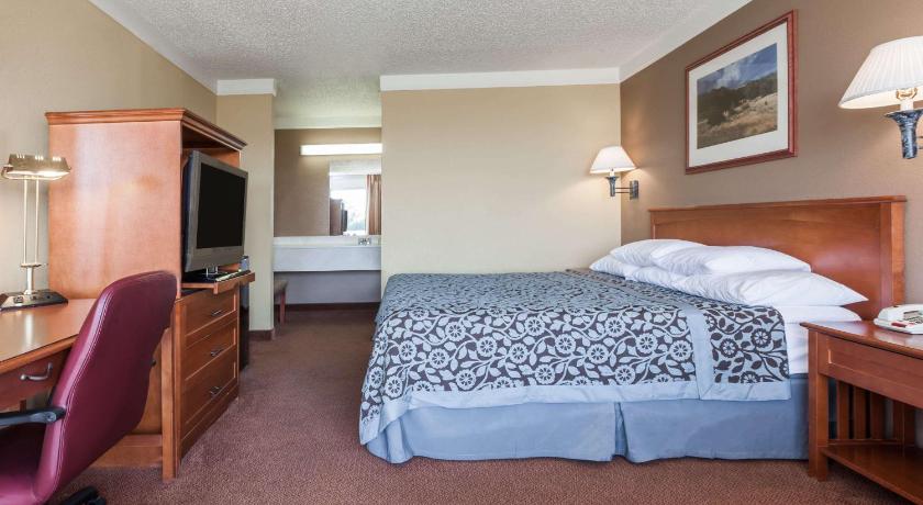 Days Inn by Wyndham Hillsboro TX