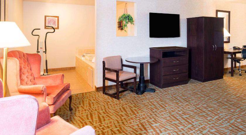 Days Inn & Suites by Wyndham Spokane Airport Airway Heights