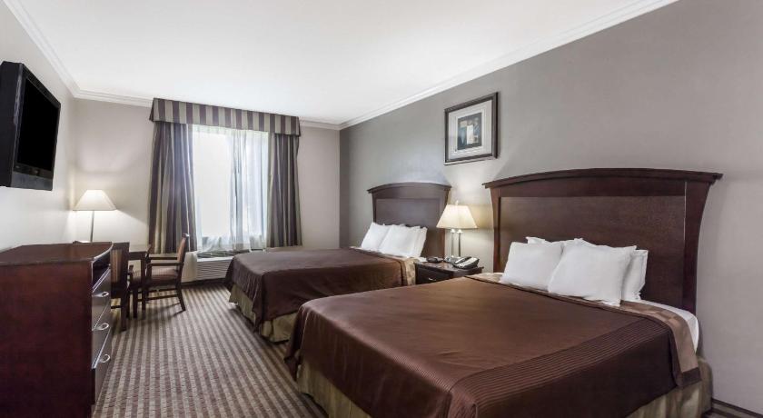 Harbor Inn & Suites photo