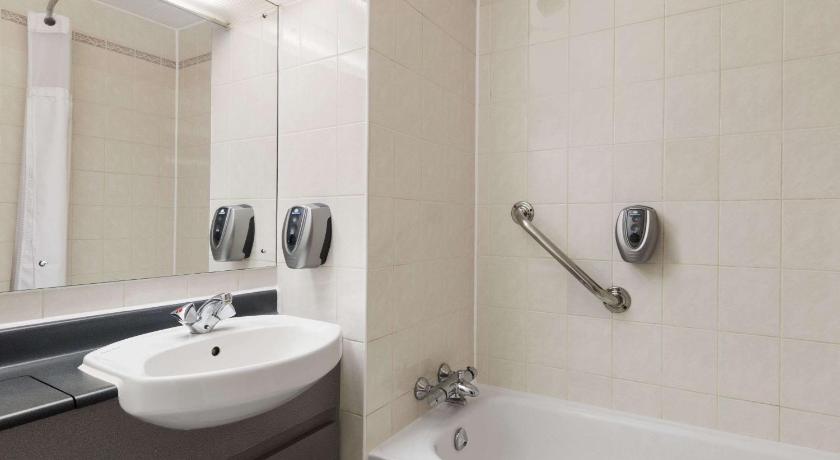 Days Inn by Wyndham Maidstone