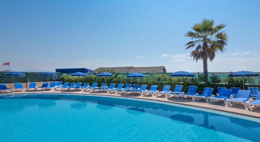 Hotel Bahia — Hotel in Cagnes-sur-Mer
