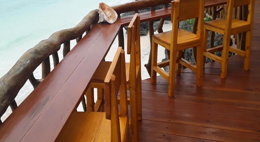 Nini's Beach Bungalows photo