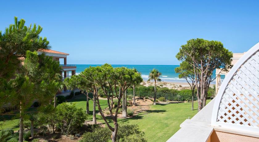 Hipotels Playa La Barrosa - Adults Only