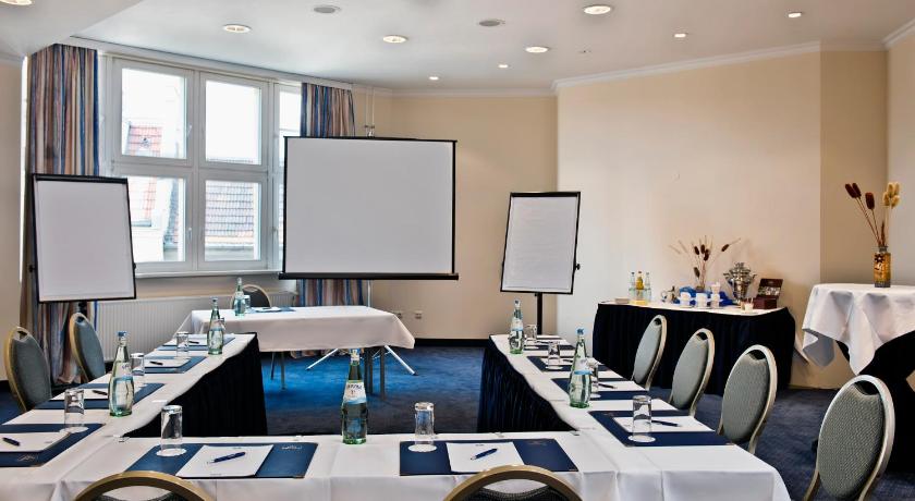 Berlin Wyndham Garden Berlin Mitte 3-Star Hotel suite