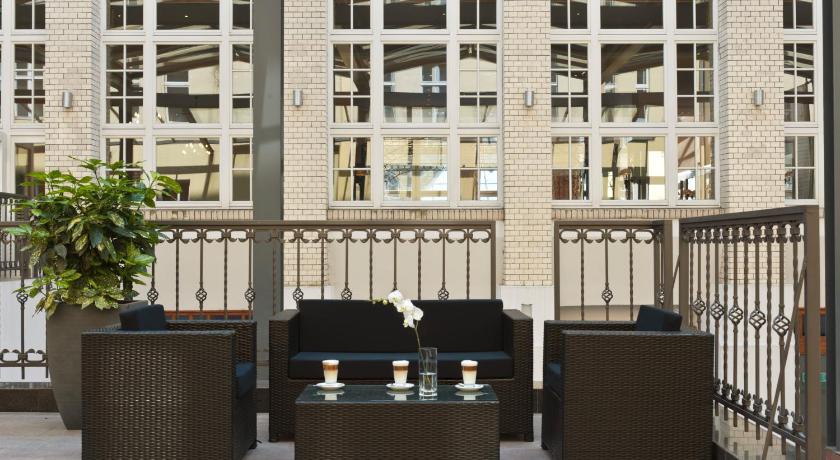 Berlin Wyndham Garden Berlin Mitte 3-Star Hotel pool