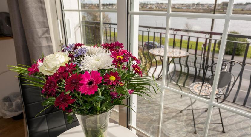 Image of Double Room with Balcony and Sea View 4