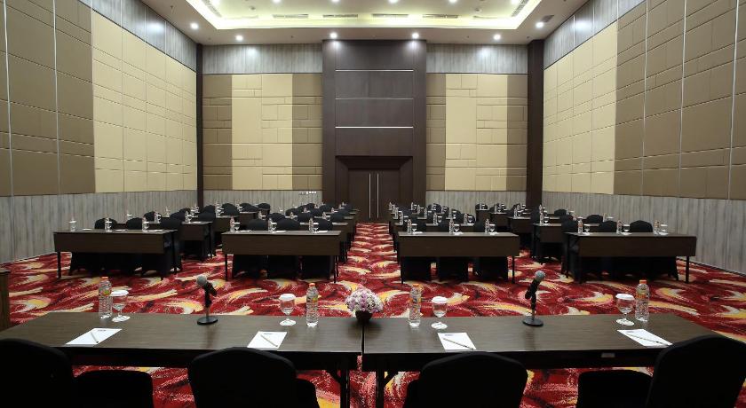 Bigland Hotel & Convention Sentul