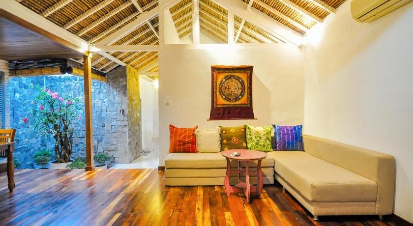 Eco Green House Sanur - 100m beach — Hotel in Bali