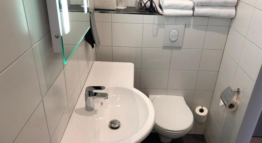 Image of Twin Room Non-Smoking 13