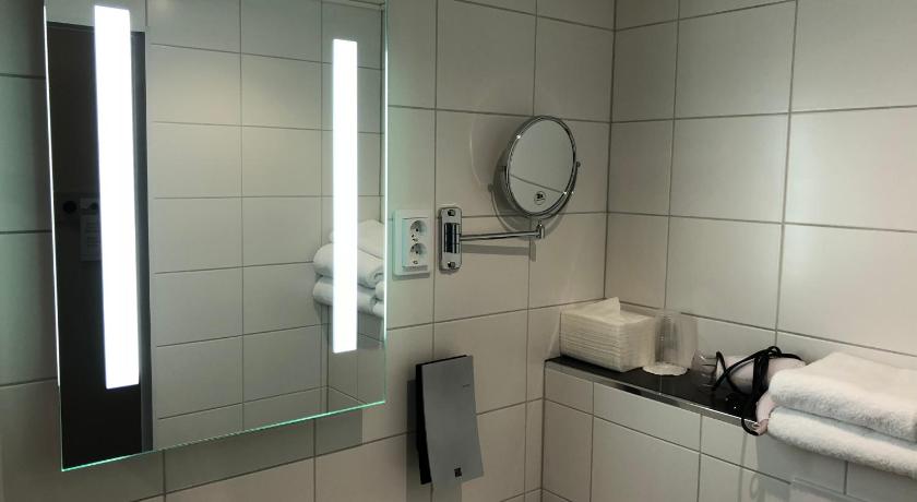 Image of Twin Room Non-Smoking 11