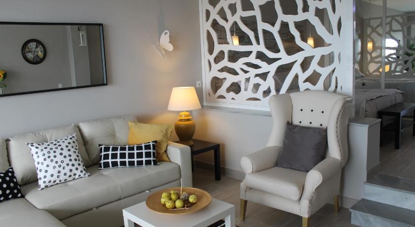 RANCHO MIRAFLORES LUXURY & DESING SEA VIEW