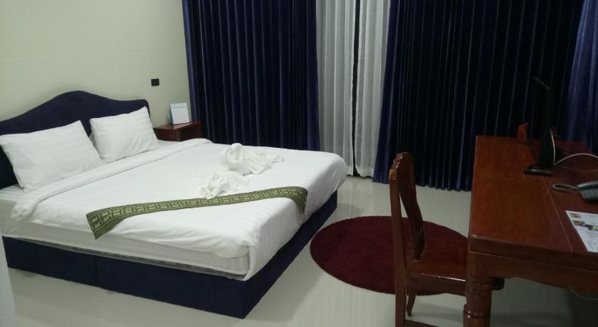 Image of Deluxe King Room 1