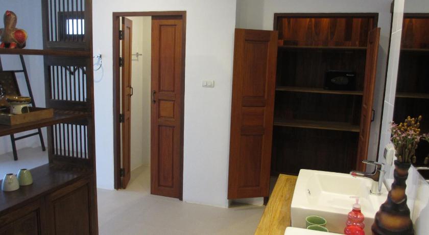 Image of King Suite With Spa Bath 15