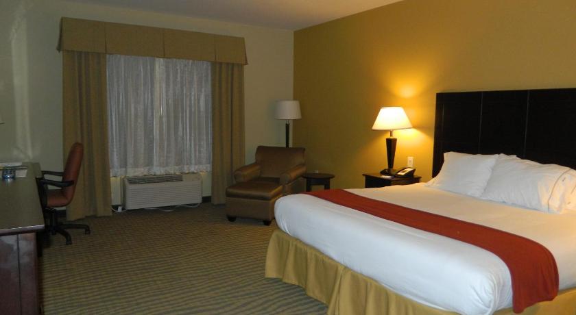 Holiday Inn Express & Suites Gallup East