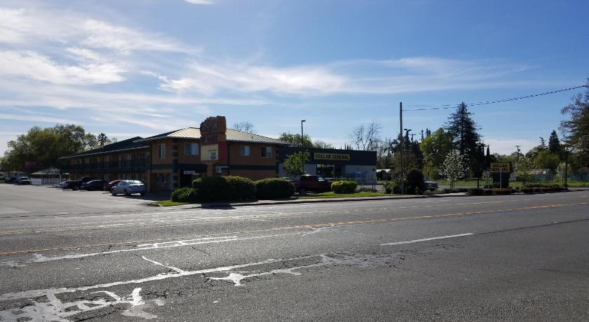 Gridley Inn & RV Park photo