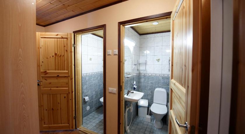 Image of Four-Bedroom House with Sauna 13
