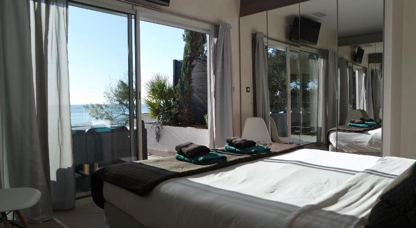 Image of Family Room with Sea View 0
