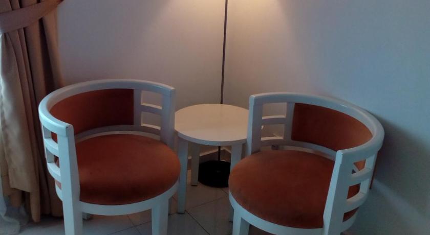 Image of Deluxe Family Room 8