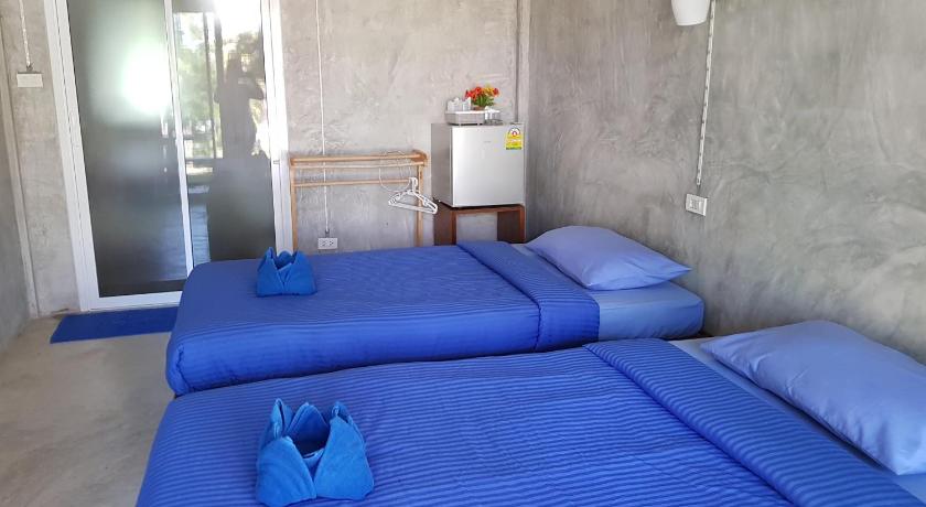 Image of Standard Twin Room with Garden View 9