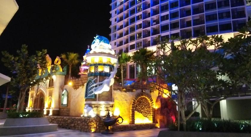 Image of Deluxe Two-Bedroom Apartment with Theme Park View 9