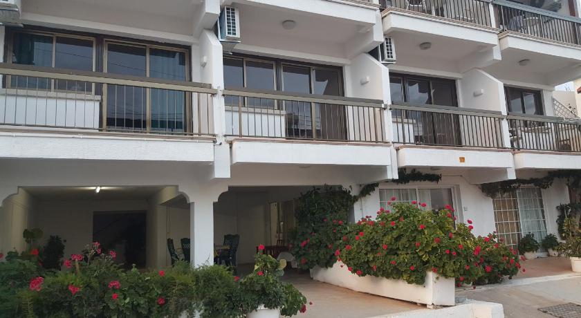 Manoli Apartments photo