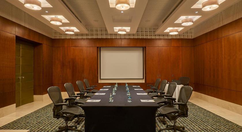 クウェートシティ Safir Fintas Kuwait Hotel 5つ星 ホテル レストラン