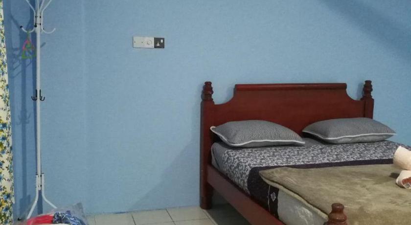 Image of Family Room 6
