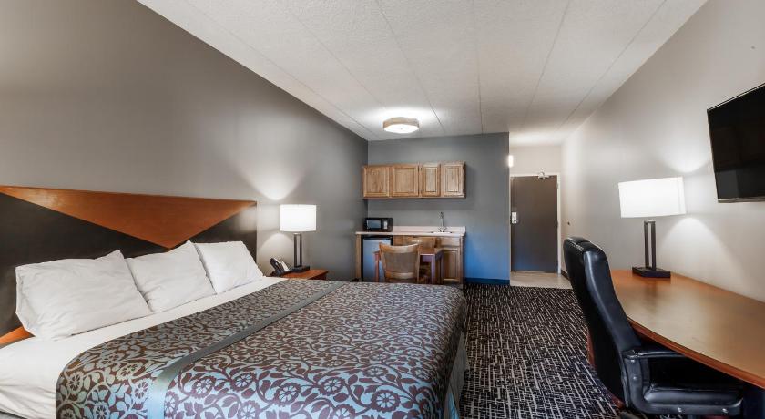 Days Inn & Suites by Wyndham Lancaster Amish Country