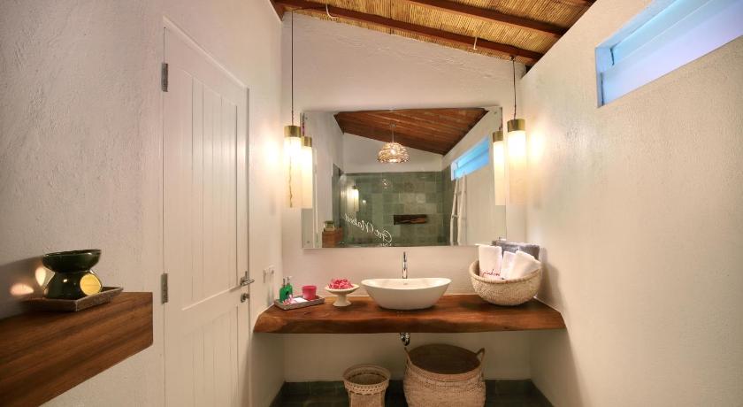 Image of Grande Room Free Bike & One time 60-Minute Body Massage 1