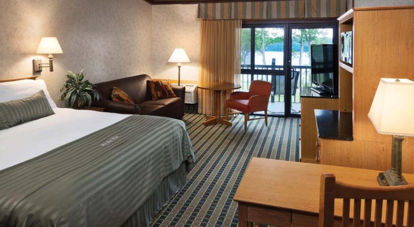 Hueston Woods Lodge and Conference Center photo