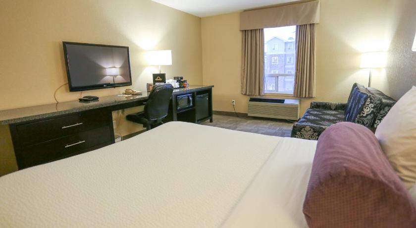 Days Inn by Wyndham Calgary Airport