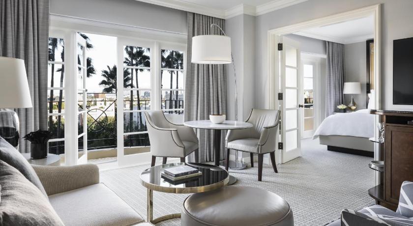 Image of California Suite with King Bed 0