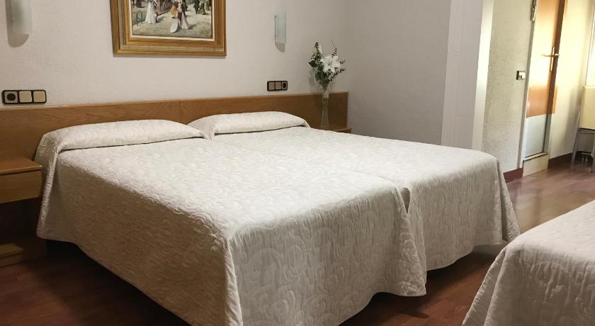 Hotel Pelayo photo