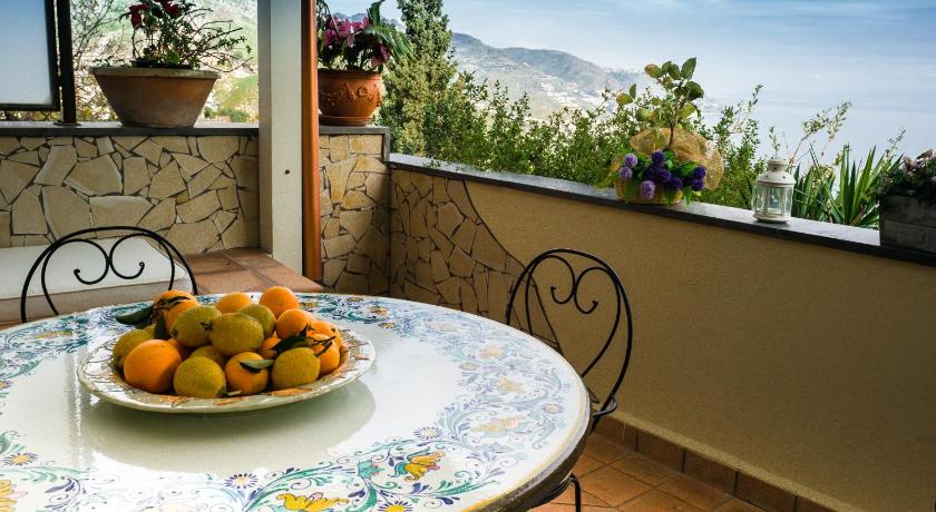 La Residenza Dei Mori - Taormina Holidays — Hotel in Taormina