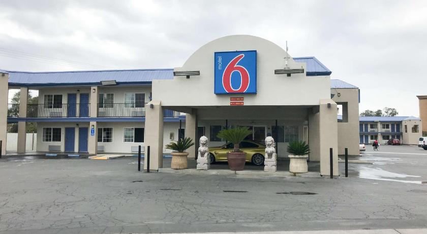 Motel 6-Visalia, CA