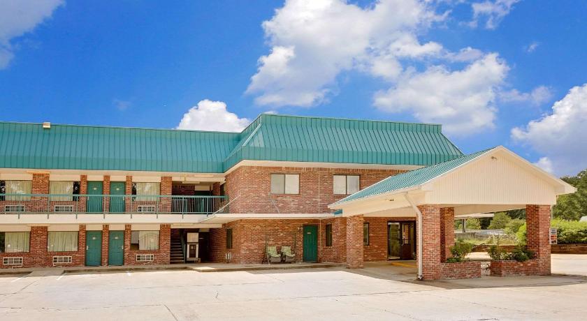 Super 8 By Wyndham Kosciusko photo