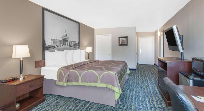 Super 8 By Wyndham Oklahoma City