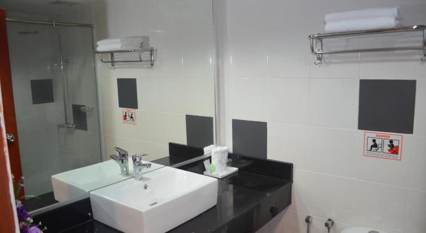 セムポルナ TD Mutiara Hotel 2つ星 ホテル レストラン