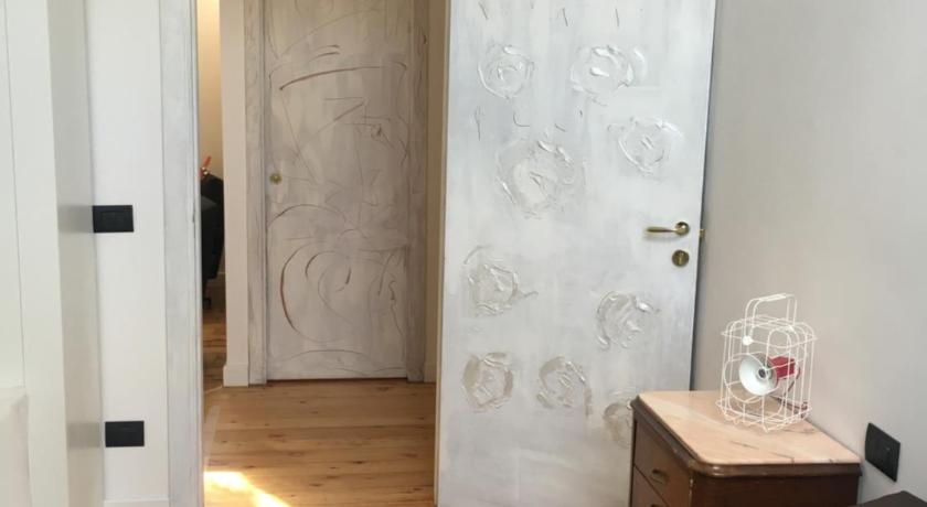 Image of Double or Twin Room with Private External Bathroom 10