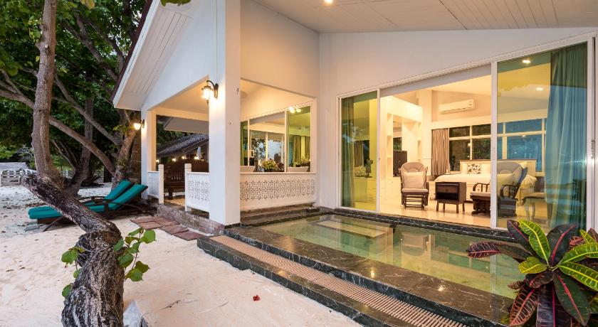 Image of Beachfront Suite 10