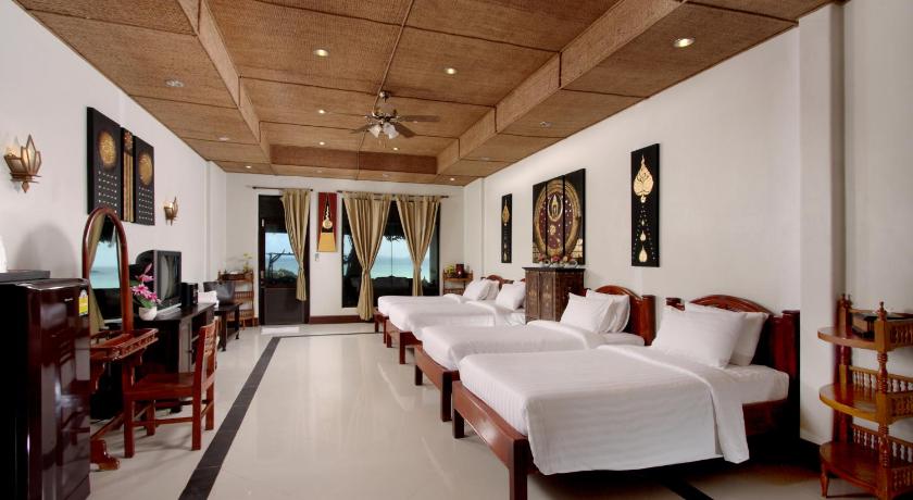 Image of Quadruple Room with Sea View 0