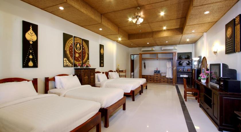 Image of Quadruple Room with Sea View 1