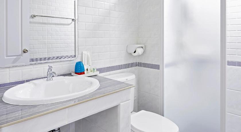 Image of Deluxe King Suite 2